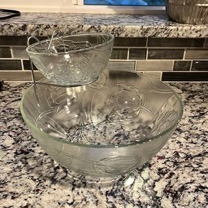 Tulip Le Party Chip and dip bowls.  EUC